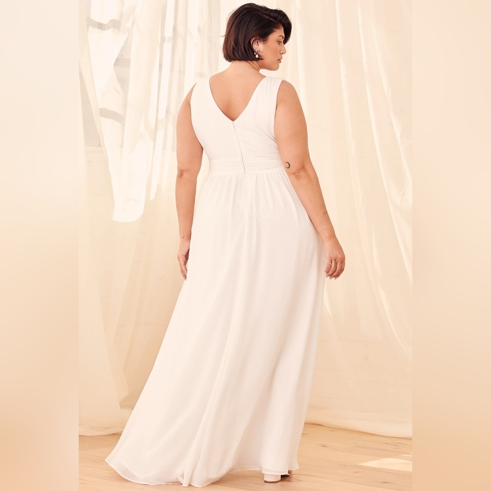 NWOT Lulus White Surplice Maxi Dress Size 3X=22/24 - Picture 3 of 5